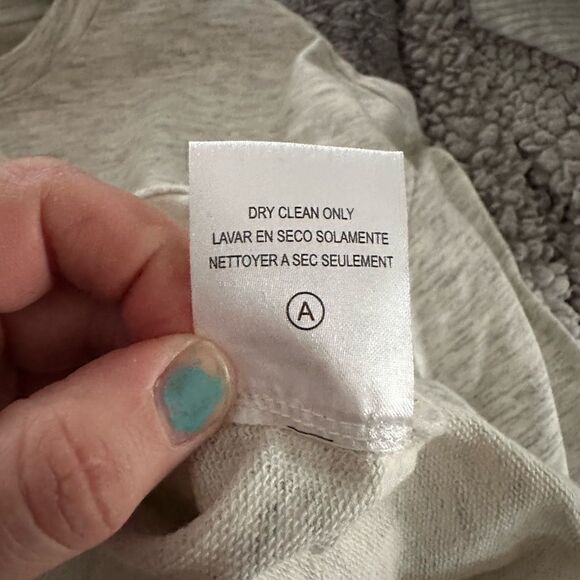 Sachin + Babi Jette's  Fringe Pullver Sweatshirt Cream Heather Gray Size XS NWT - Picture 12 of 17